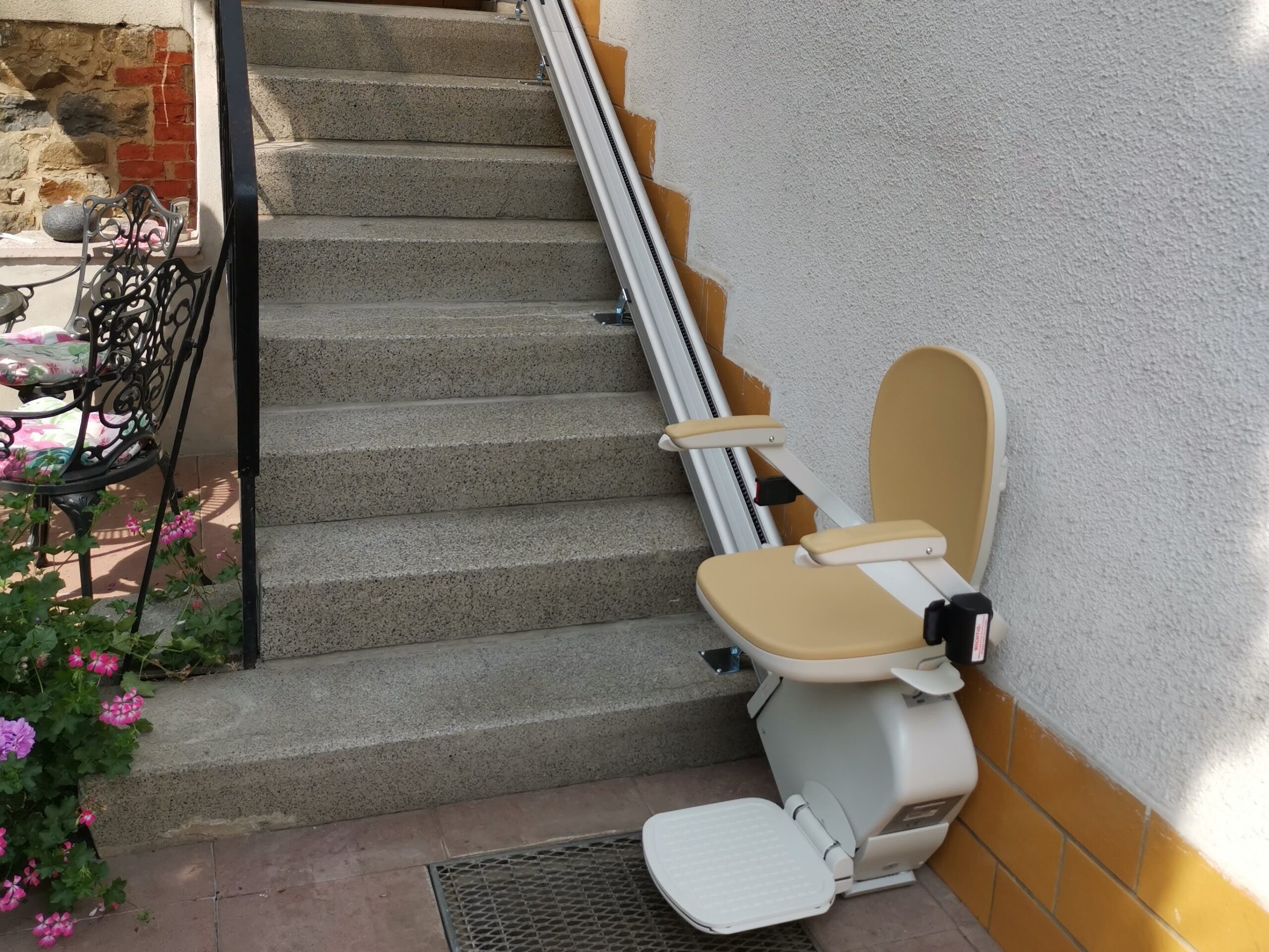 Außenlift gerade Treppe